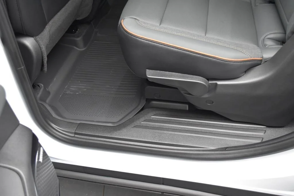 2026 GMC Acadia AT4 - Photo 30