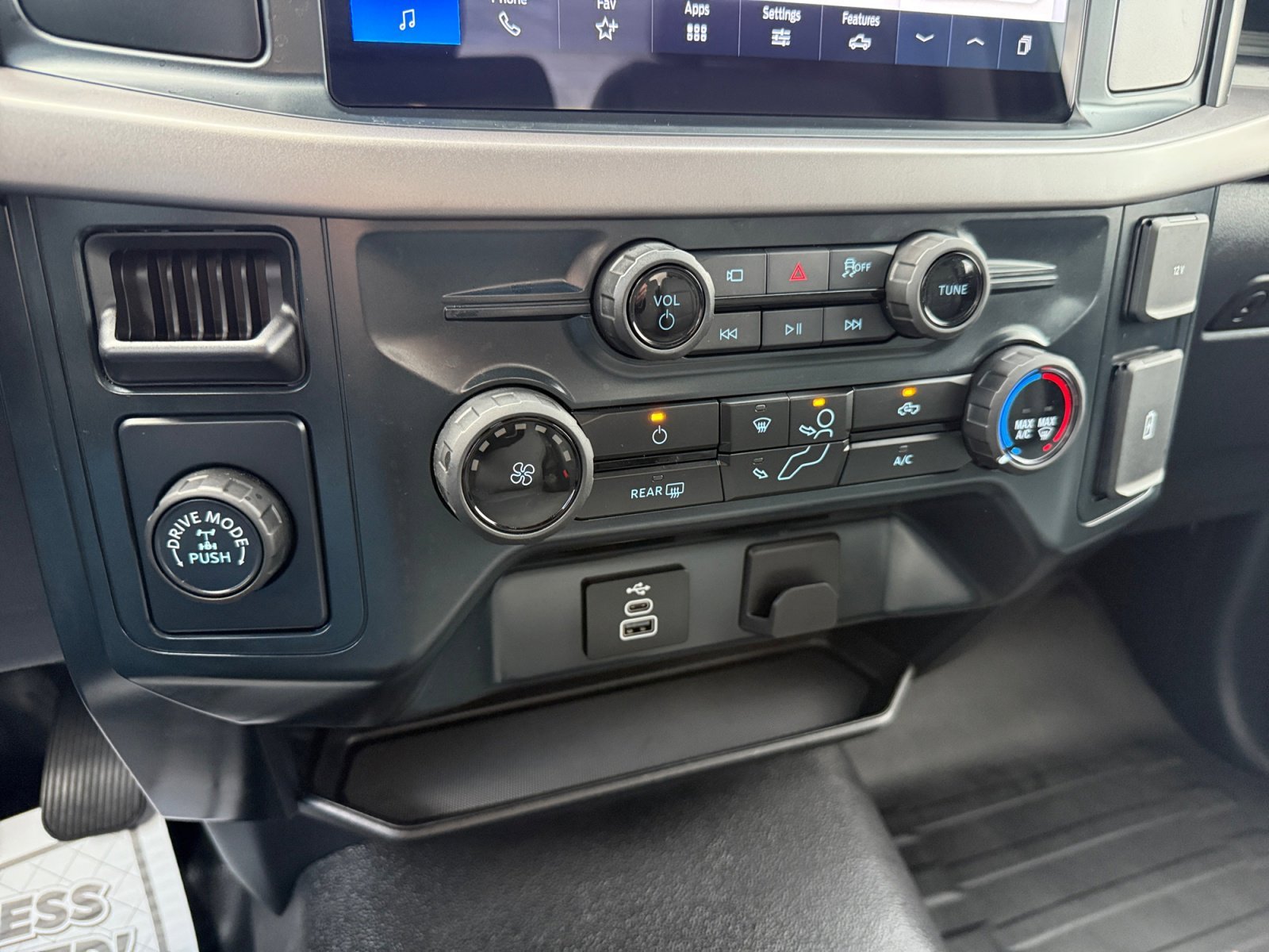 Used 2025 Blue Metallic Ford XL image 13