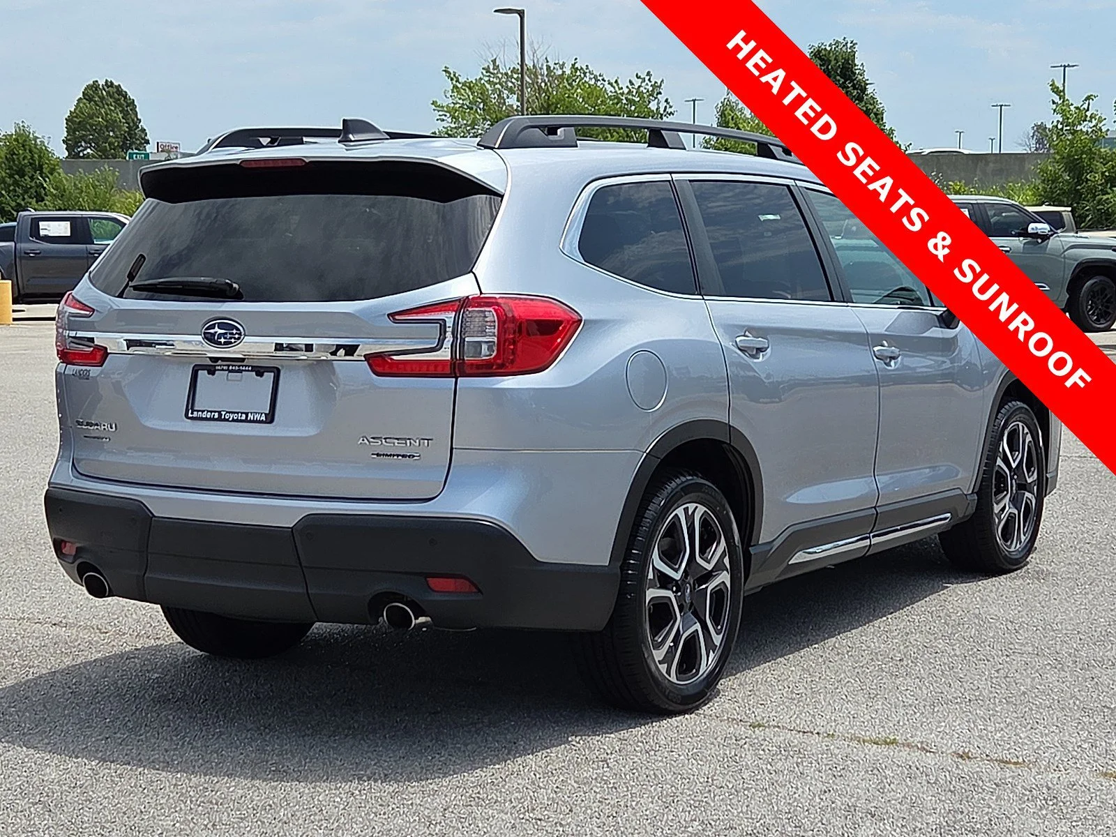 Used 2023 Ice Silver Metallic Subaru Limited image 5