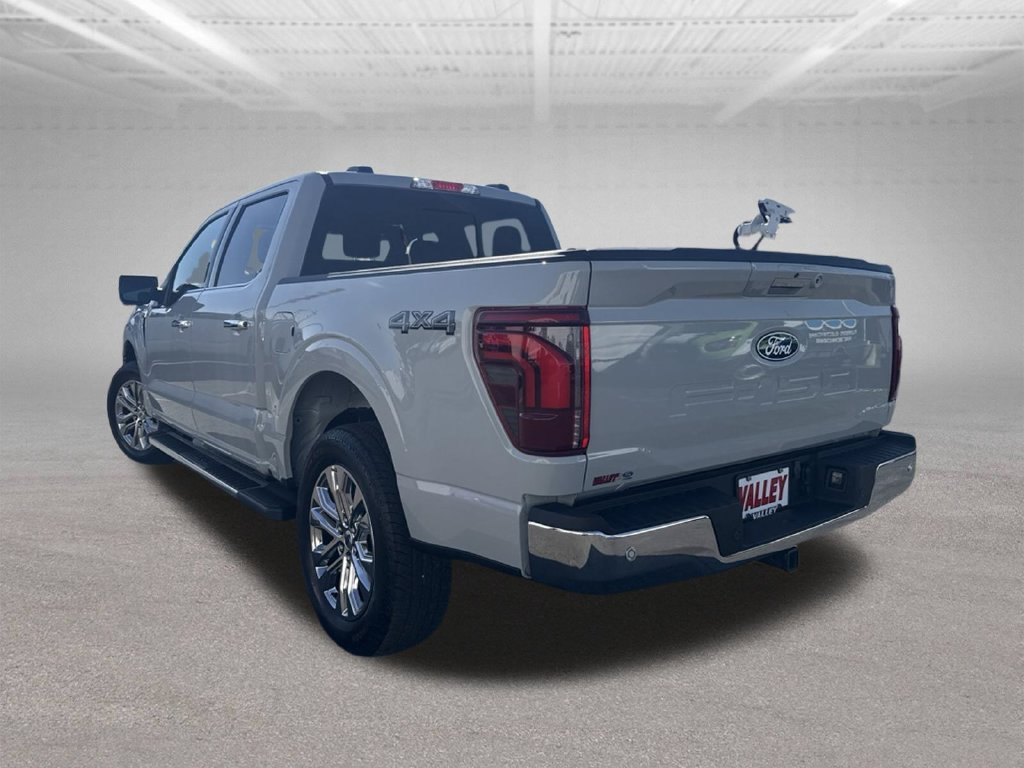 Used 2024  Ford Lariat image 9