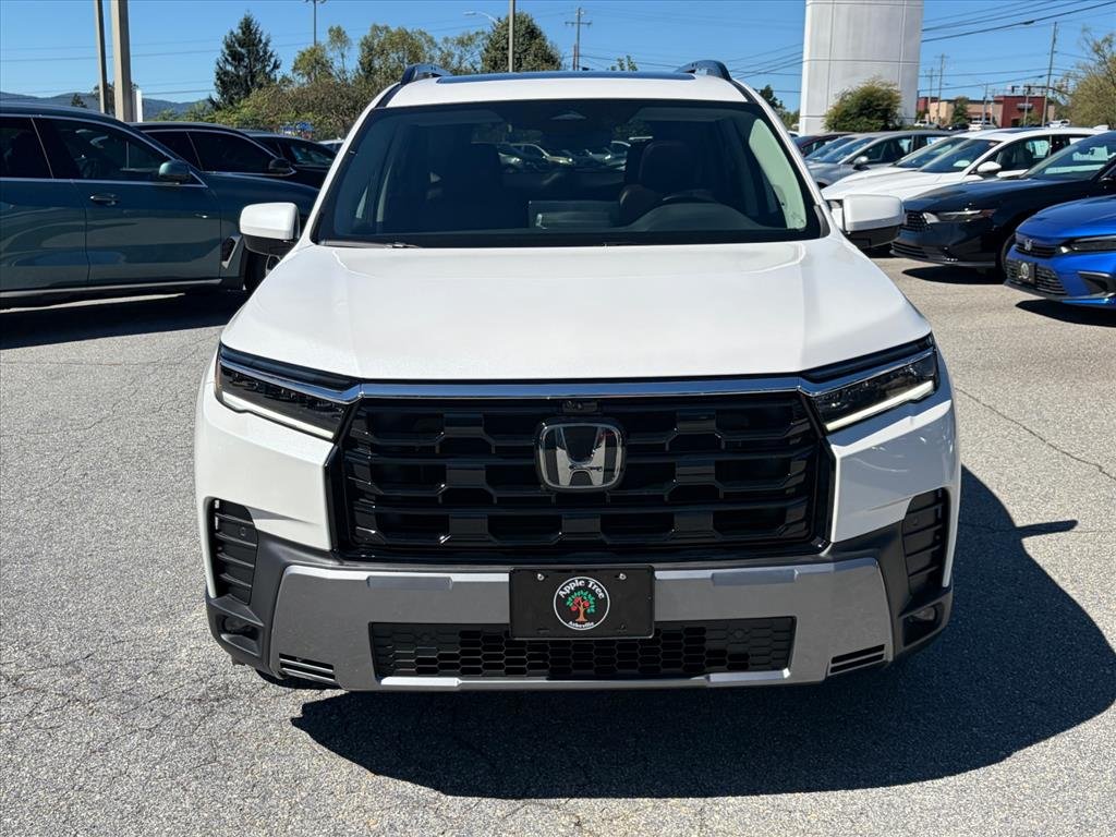 Used 2026 Platinum White Pearl Honda Touring image 6