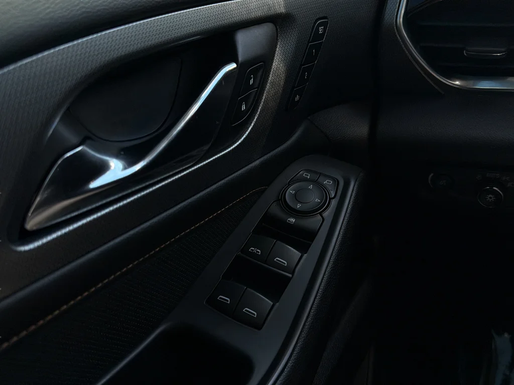 Used 2018 Mosaic Black Metallic Chevrolet Premier image 23