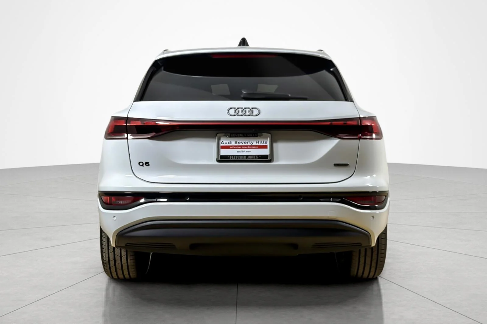 Used 2025 Glacier White Metallic Audi Premium quattro image 4
