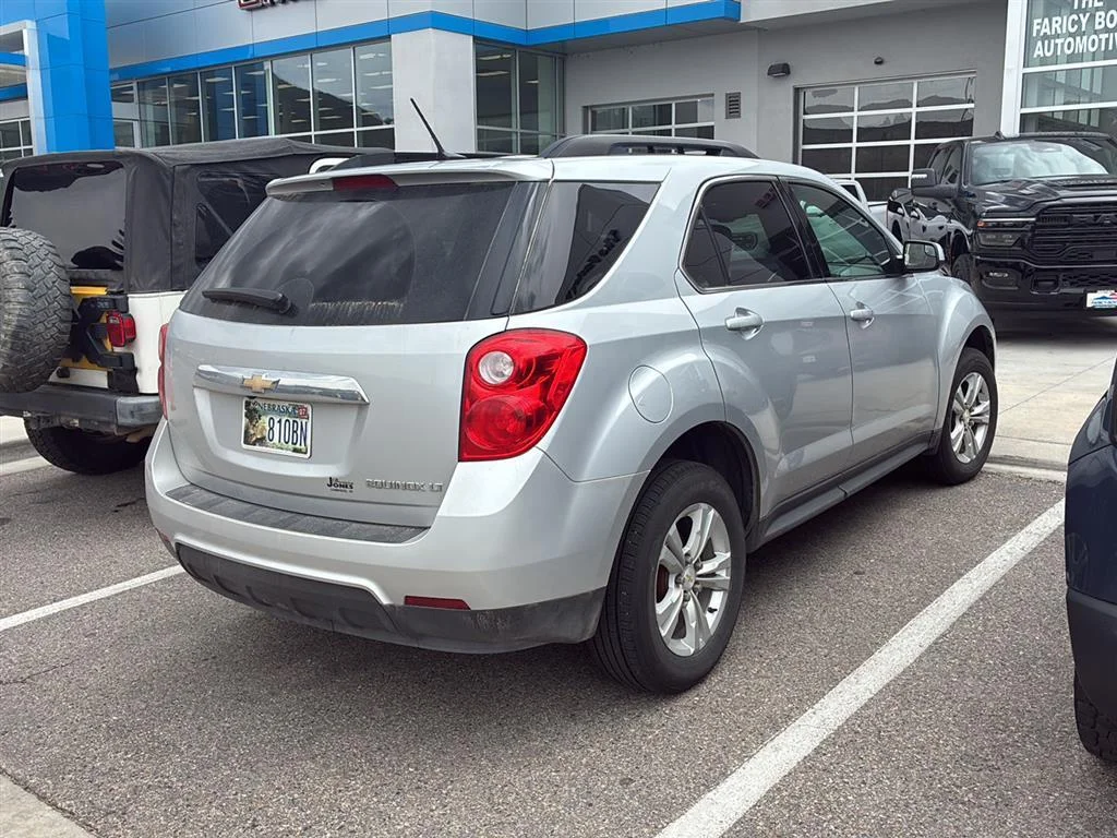 Used 2014 Silver Ice Metallic Chevrolet LT image 3