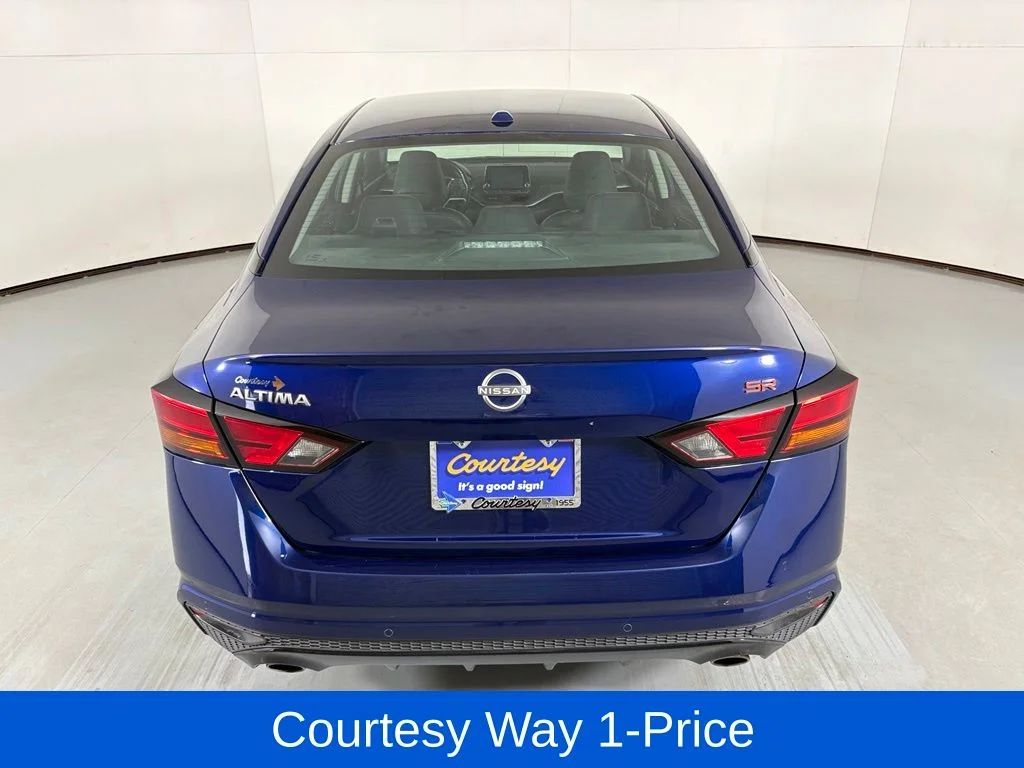 Used 2024 Blue Nissan 2.5 SR image 9