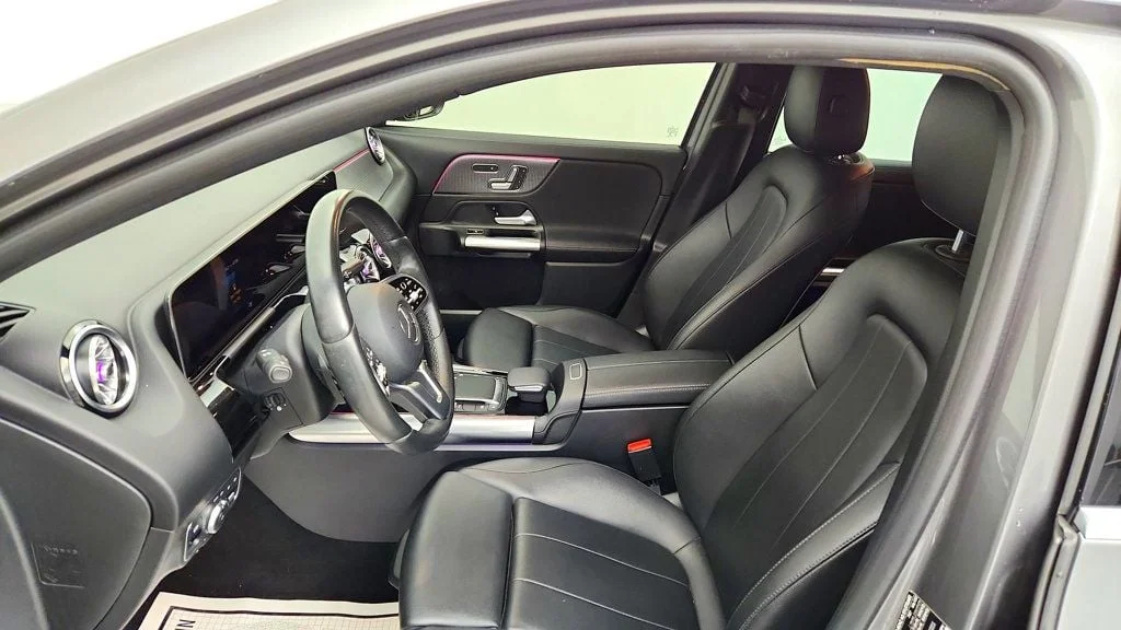 Used 2021 Mountain Grey Metallic Mercedes-Benz GLA 250 4MATIC® SUV w/ Premium Pkg & Heated Front Seats image 16