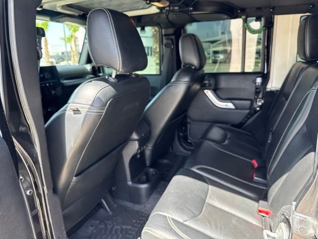 2015 Jeep Wrangler Unlimited Sahara - Photo 9
