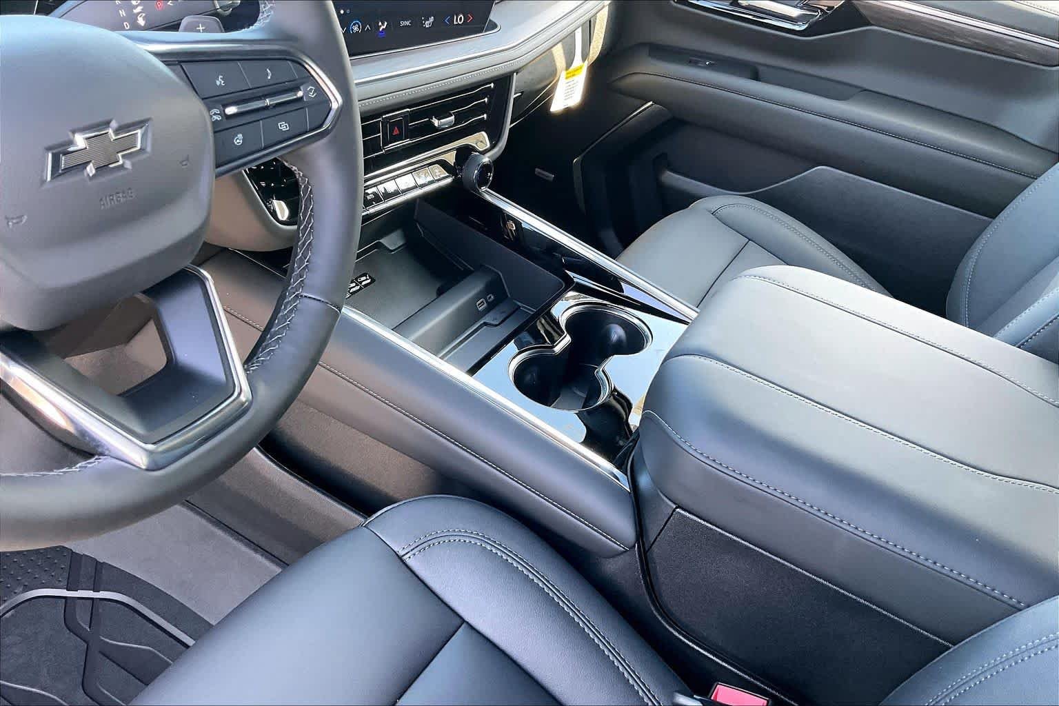 2026 Chevrolet Tahoe Z71 - Photo 8