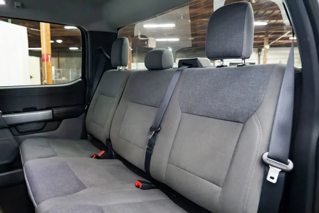 Used 2025 Agate Black Metallic Ford XLT image 24