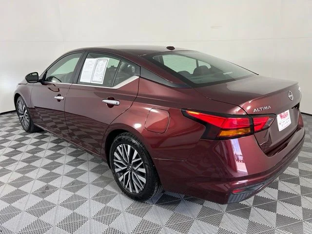 Used 2025  Nissan 2.5 SV image 5