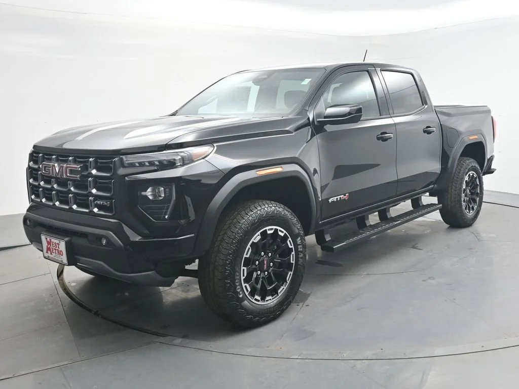 2026 GMC Canyon 4WD AT4 Crew Cab Short Box's photo