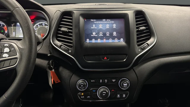 Used 2020 Billet Silver Metallic Jeep Latitude image 12