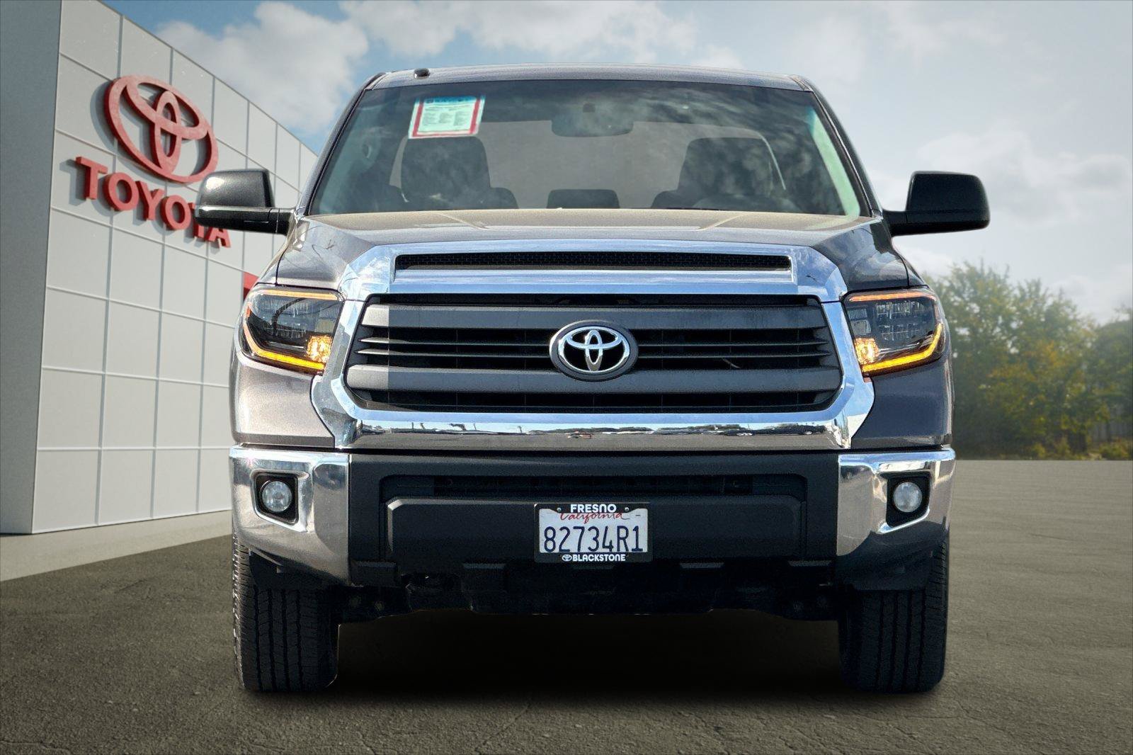 Used 2015 Magnetic Gray Metallic Toyota SR5 image 8