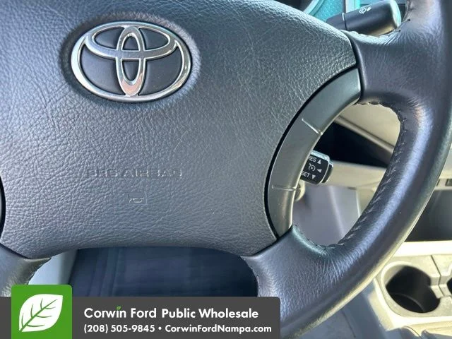 Used 2011 Super White Toyota  image 15