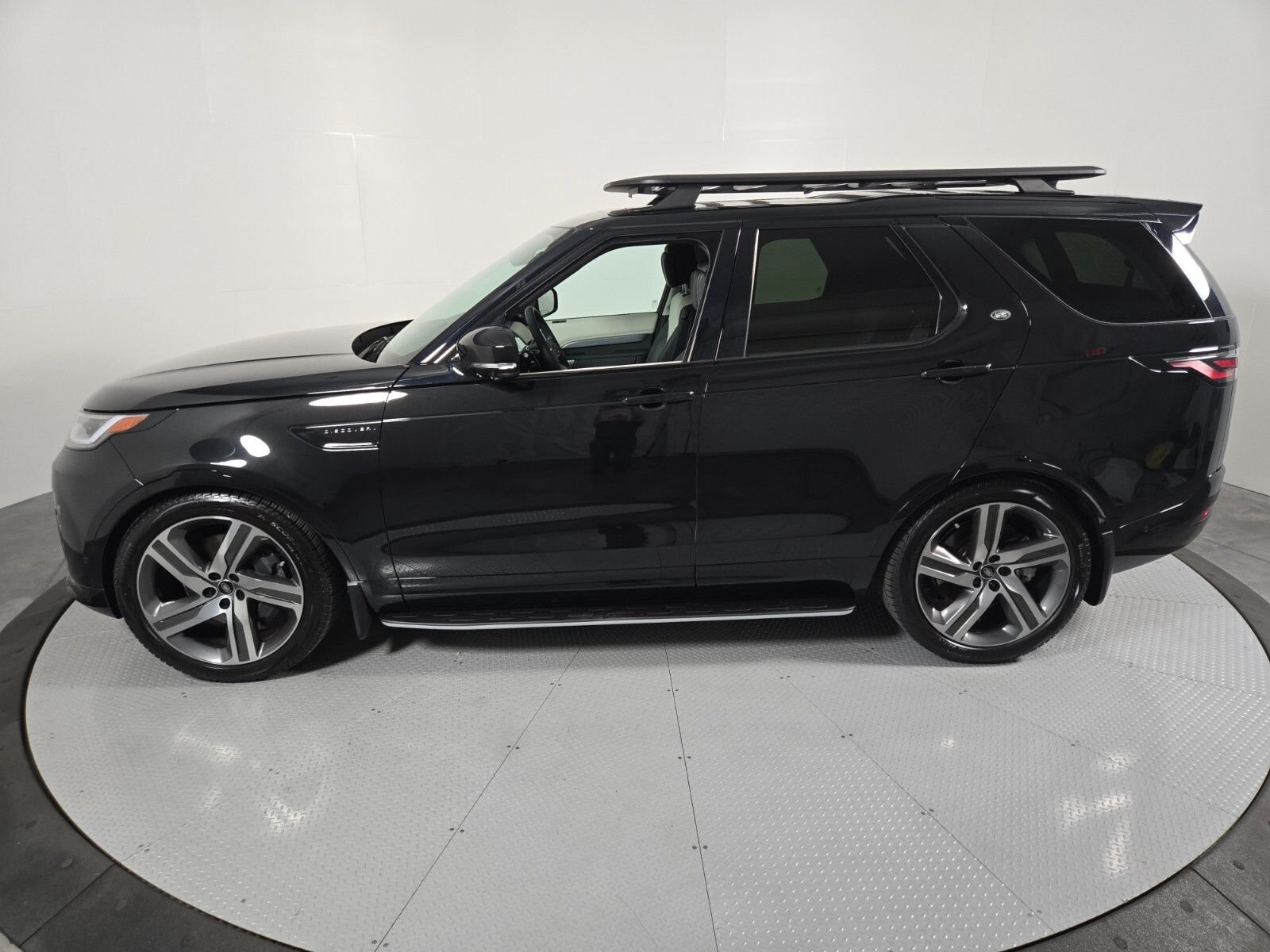 Used 2026 Santorini Black Metallic Land Rover Gemini Edition image 34