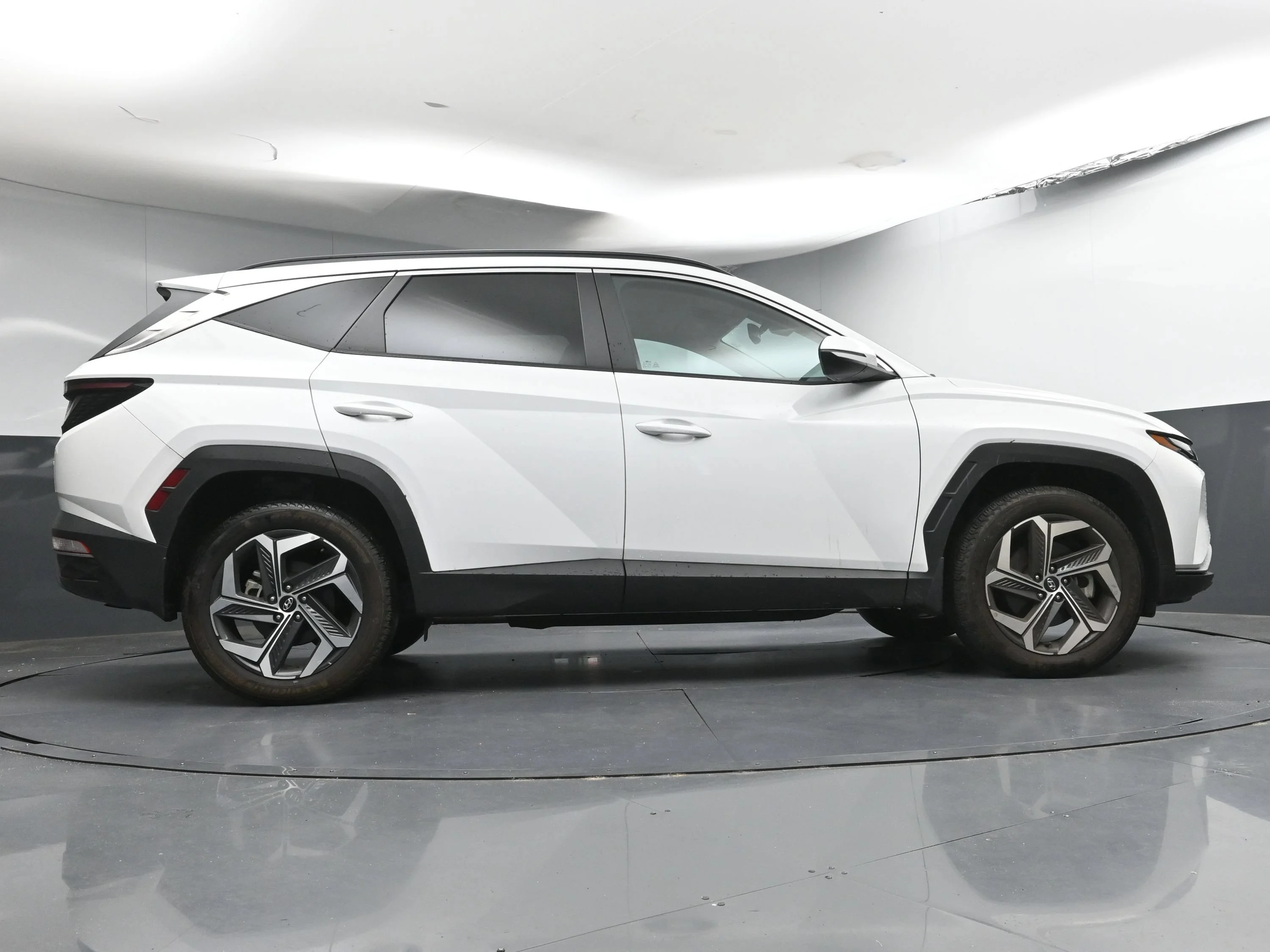 Used 2023 Serenity White Pearl Hyundai SEL image 23