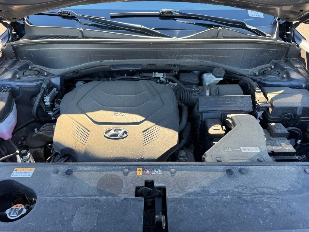 Used 2025 White Hyundai SEL image 19