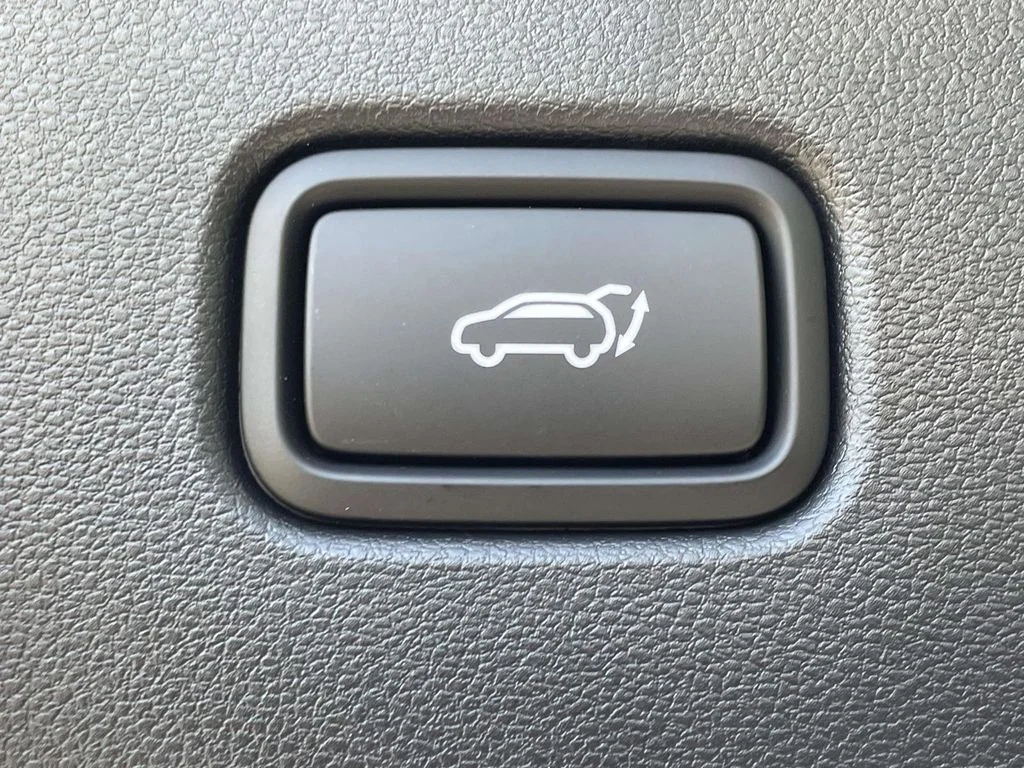 New 2026 White Hyundai SEL image 9
