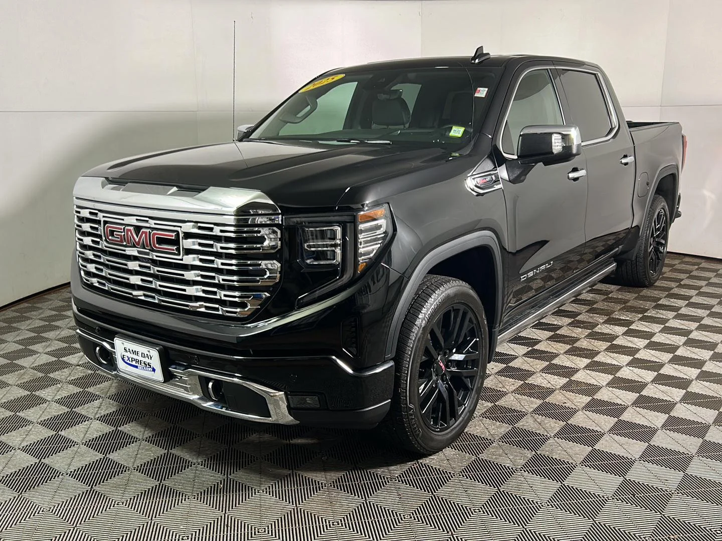 Used 2025 Onyx Black GMC Denali image 11
