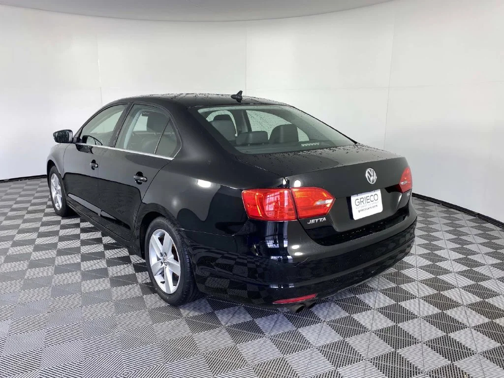 Used 2014 Black Uni Volkswagen 2.0L TDI image 6