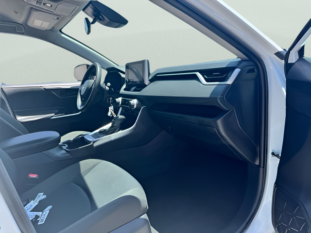 2025 Toyota RAV4 LE - Photo 14