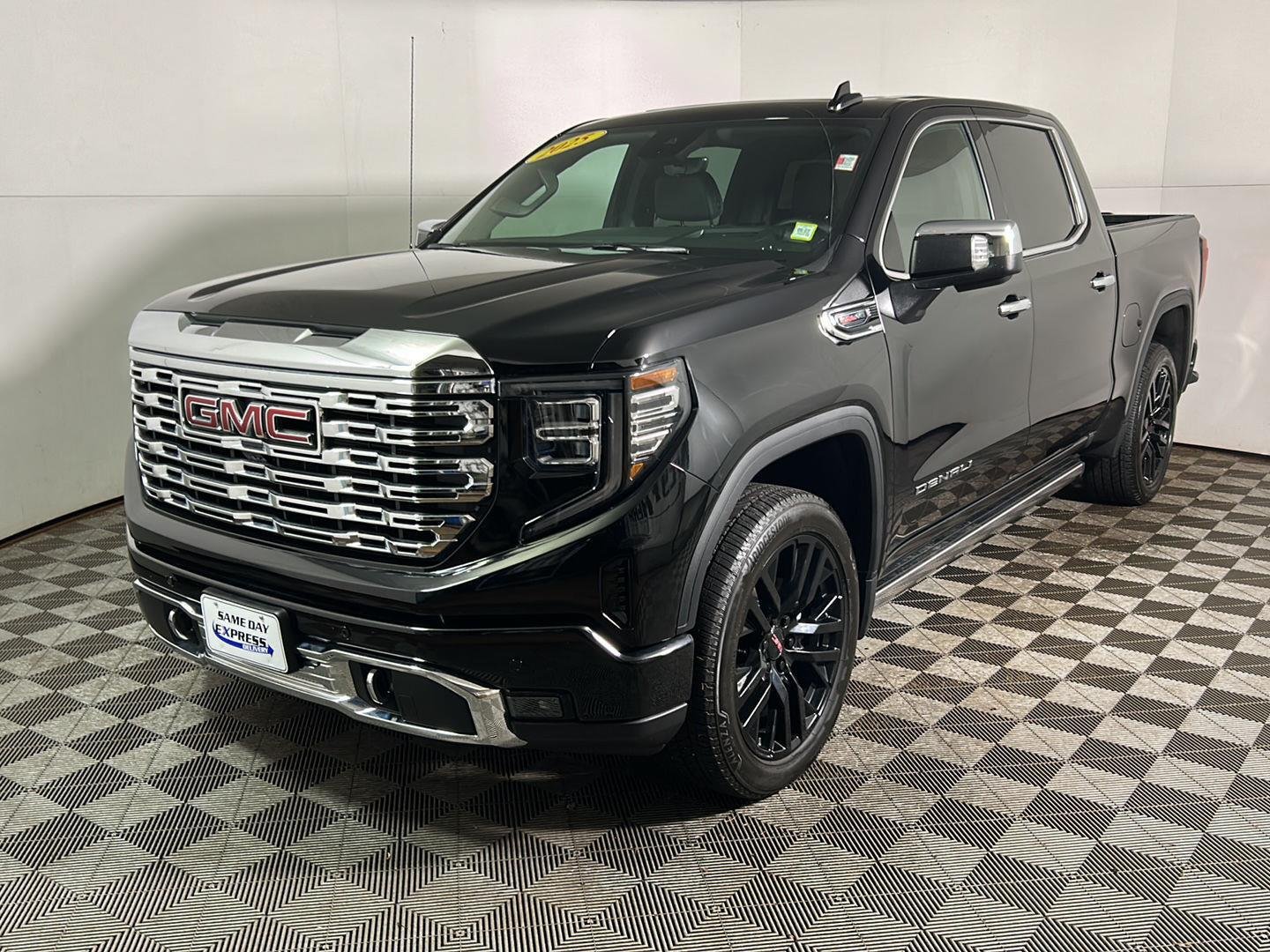 Used 2025 Onyx Black GMC Denali image 11