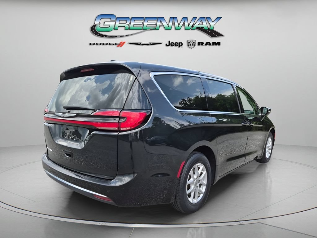 Used 2023 Brilliant Black Crystal Pearlcoat Chrysler Touring L image 3