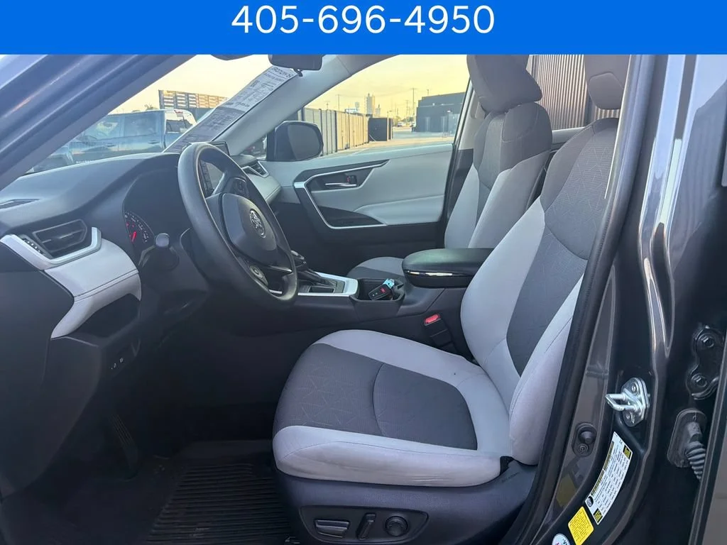 Pre-Owned 2022 Toyota RAV4 XLE