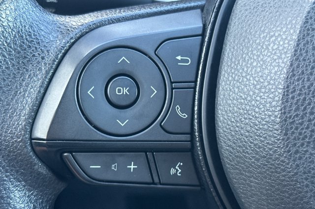 Used 2020 White Toyota LE image 27