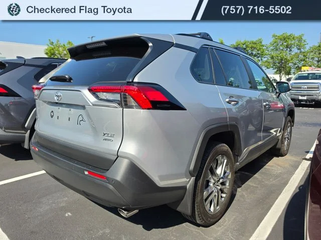 Used 2025 Silver Sky Metallic Toyota XLE Premium image 6
