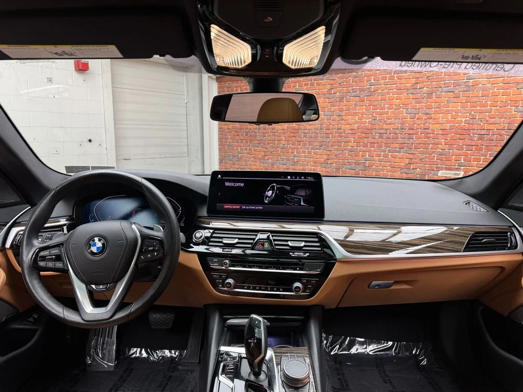 Used 2022 Black BMW 540i xDrive image 13