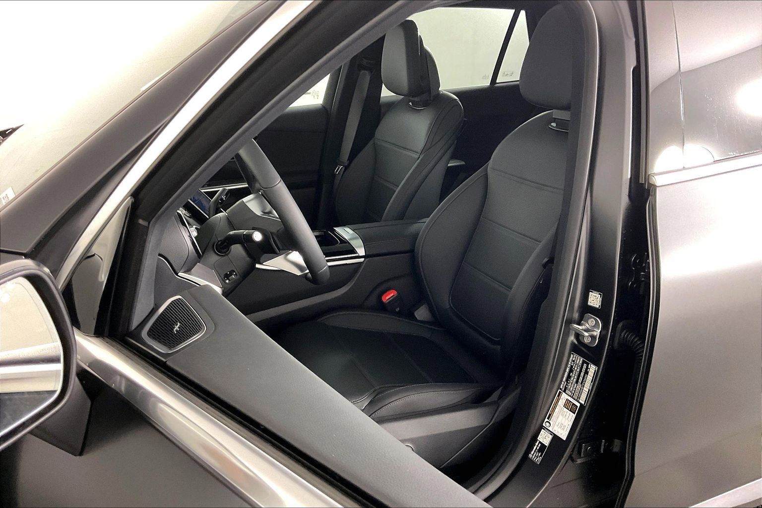 New 2026 MANUFAKTUR exclusive graphite grey magno Mercedes-Benz GLC 300 image 22