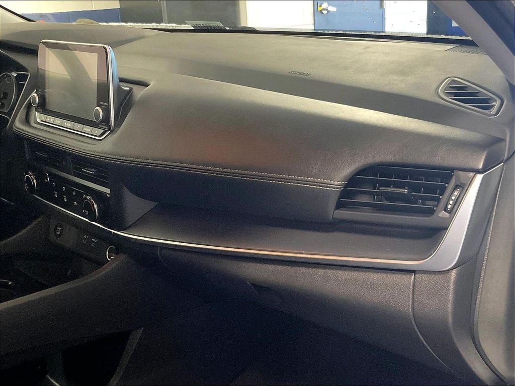 Certified Used 2024 White Nissan S image 13