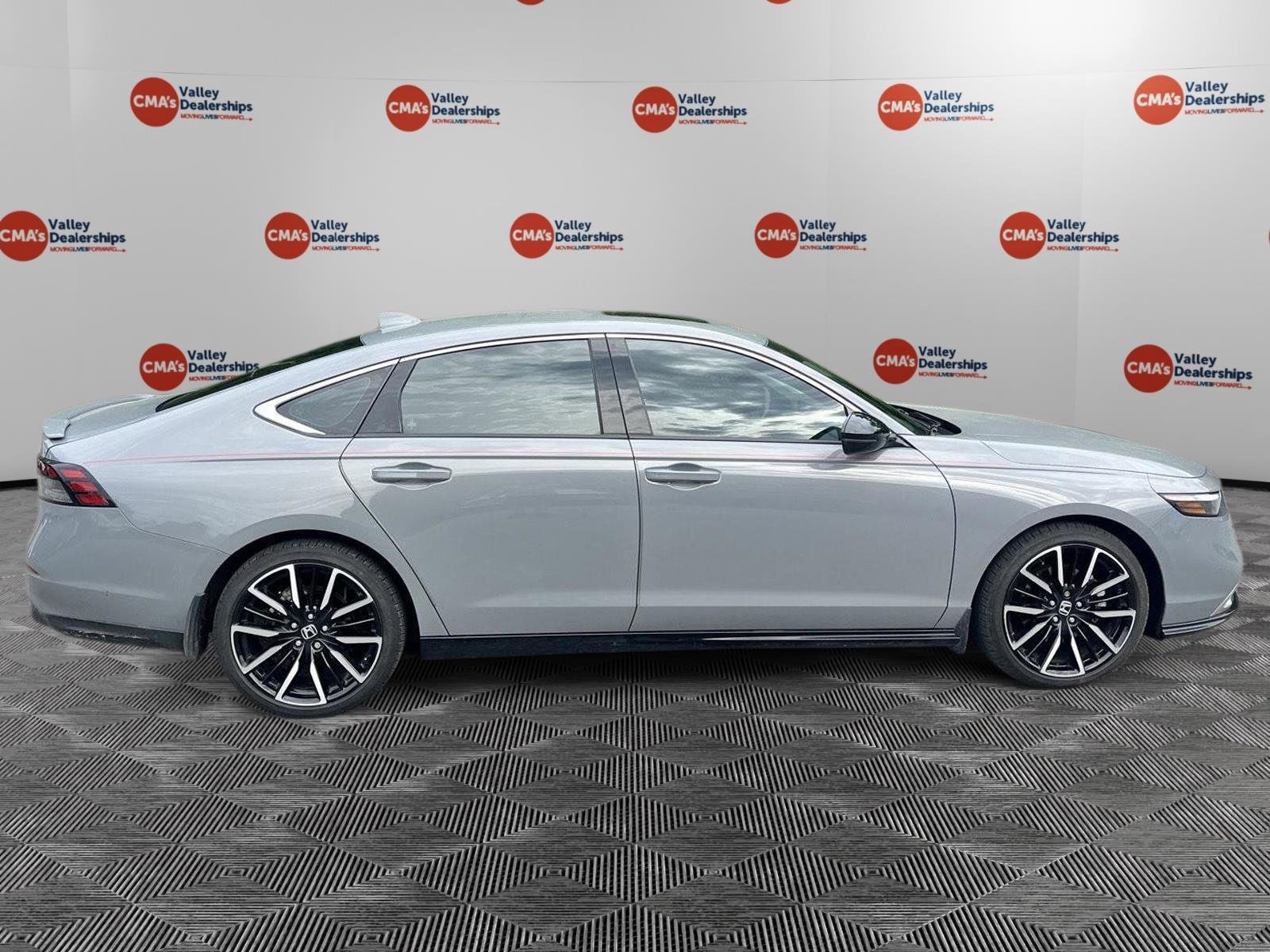 Used 2024 Urban Gray Pearl Honda Touring image 24