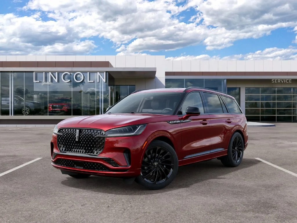 New 2027 Red Lincoln Reserve image 2