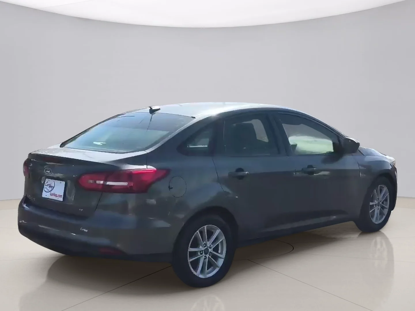 Used 2018 Grey Ford SE image 5