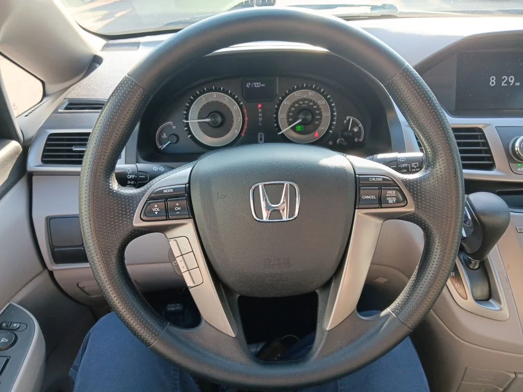 Used 2016 Modern Steel Metallic Honda LX image 17