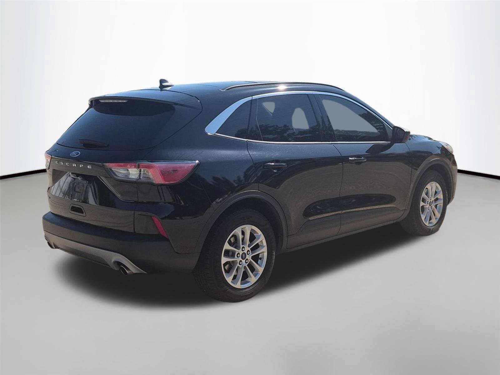 Used 2022 Agate Black Metallic Ford SE image 5