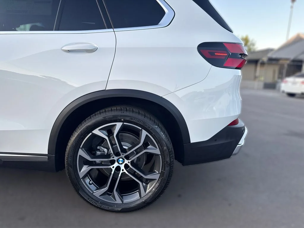 New 2026 White BMW sDrive40i image 14