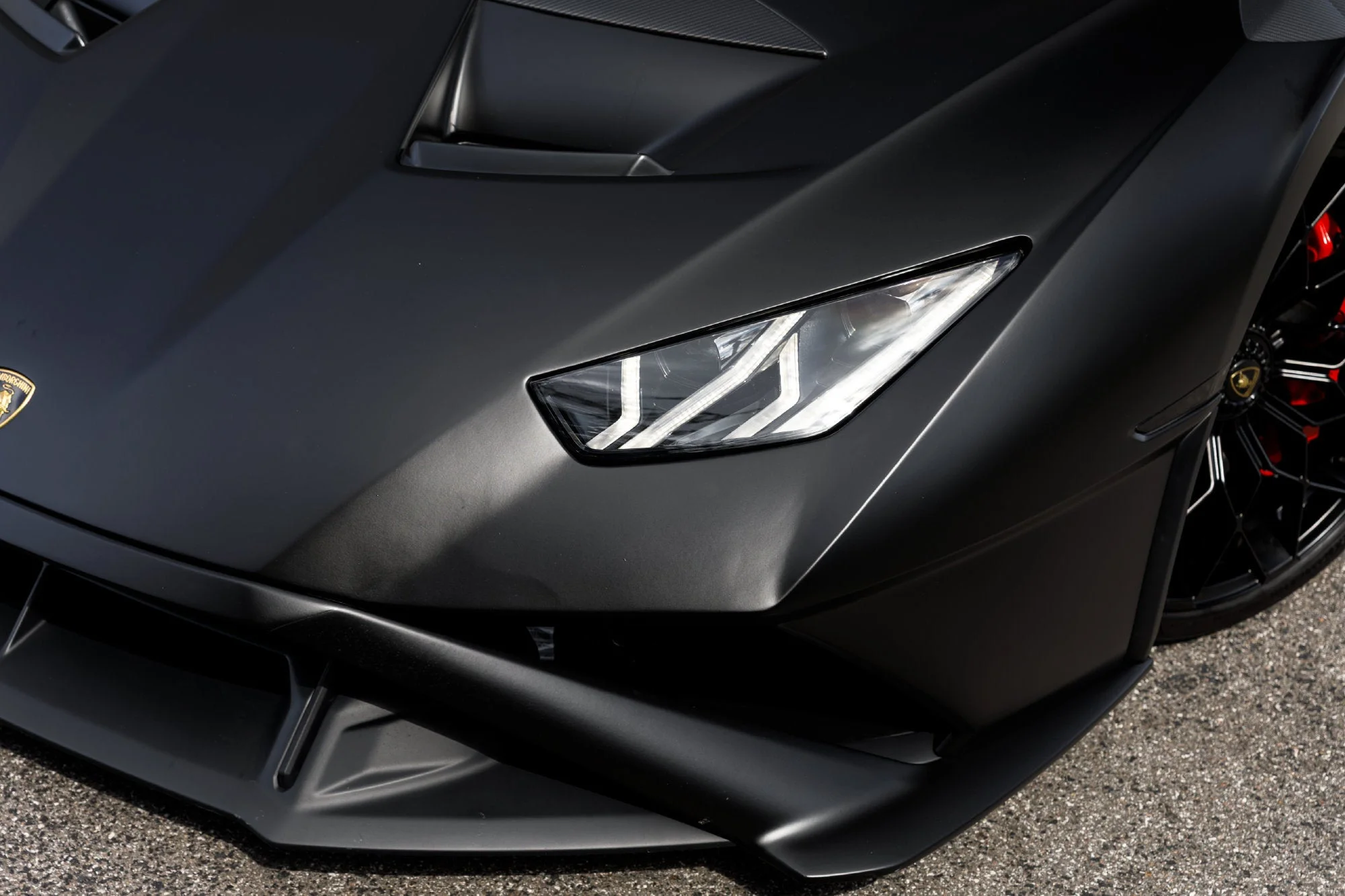 Used 2021  Lamborghini Base image 13