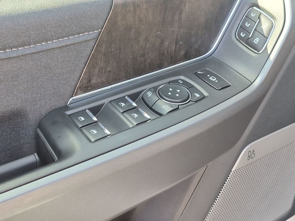 New 2026 Oxford White Ford F-250® Lariat® image 11