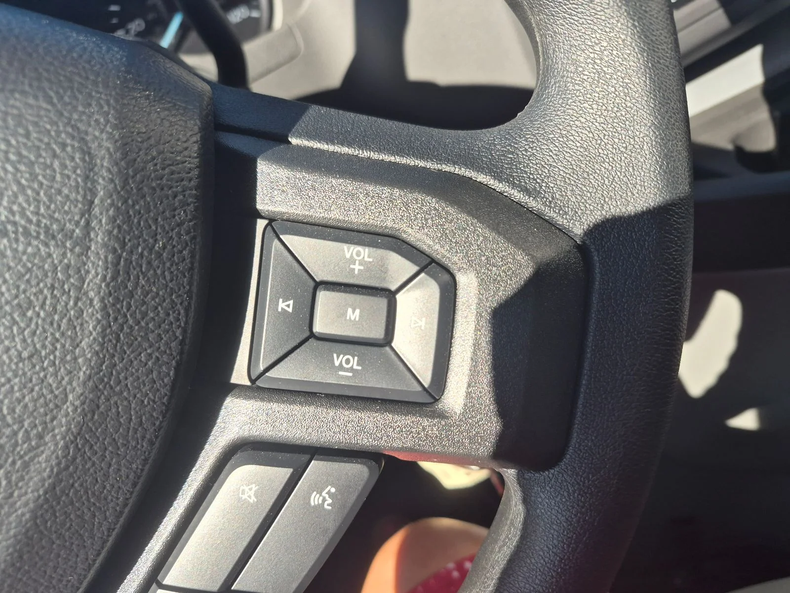 New 2027 Oxford White Ford CSV BODY image 17