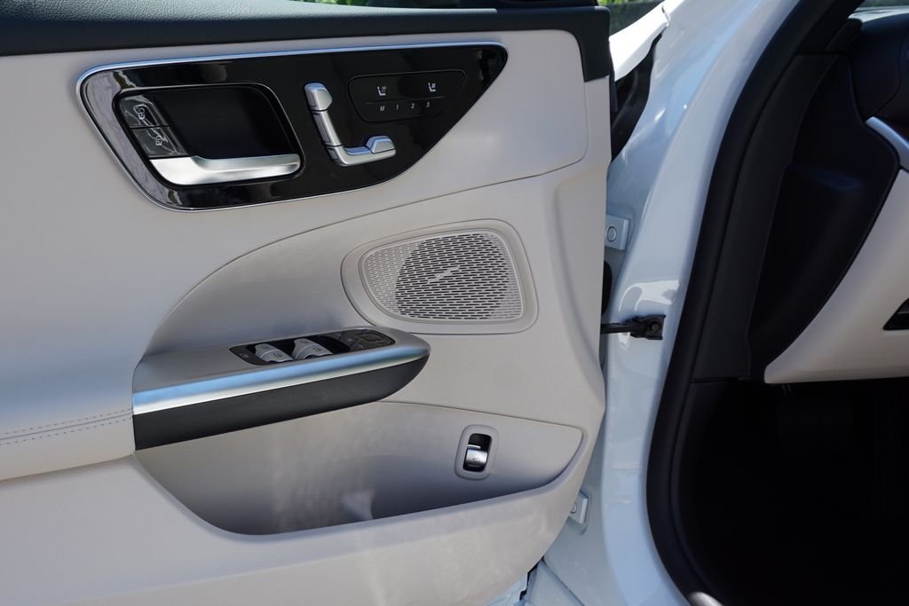 2025 Mercedes-Benz C-Class Sedan C 300 - Photo 18