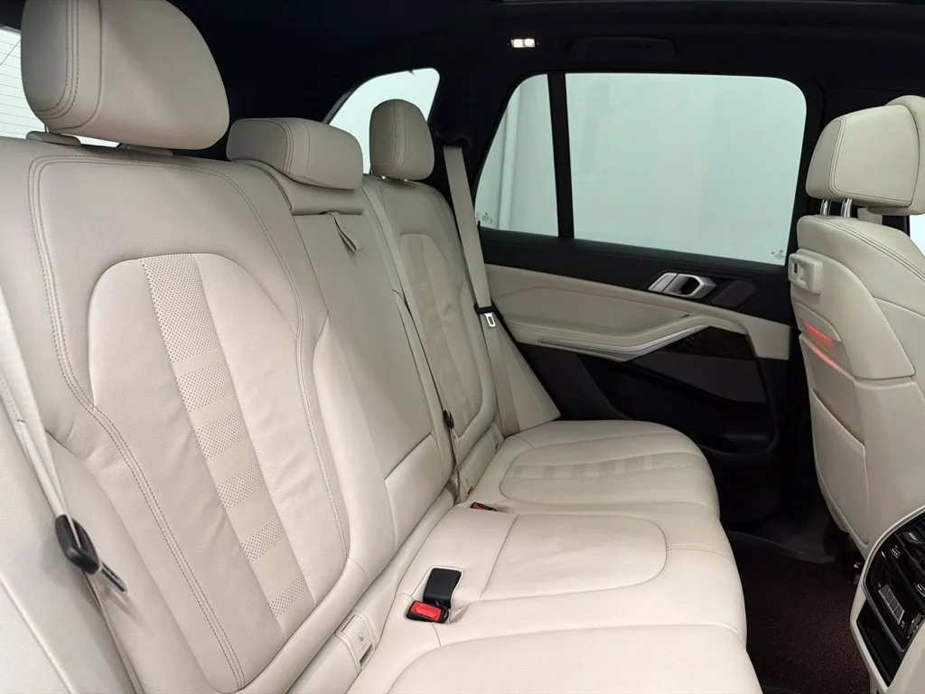 Used 2020 Gray BMW sDrive40i image 29