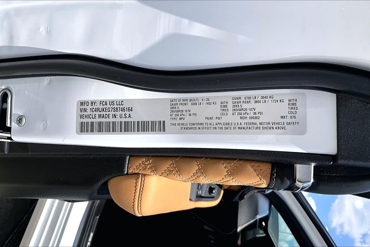 Used 2025 Bright White Clearcoat Jeep Summit image 35