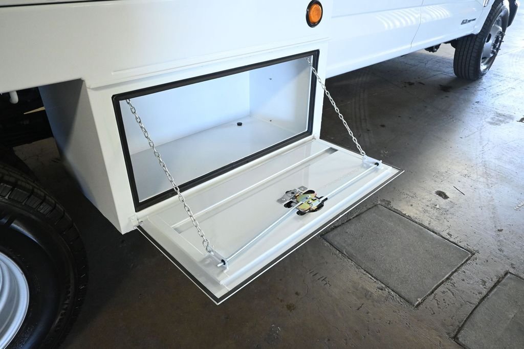 New 2026 Oxford White Ford XL image 28