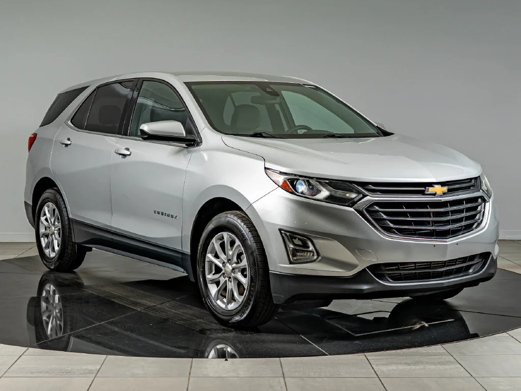 Used 2020 Chevrolet Equinox 2FL with VIN 2GNAXJEV0L6160859 for sale in Wichita, KS