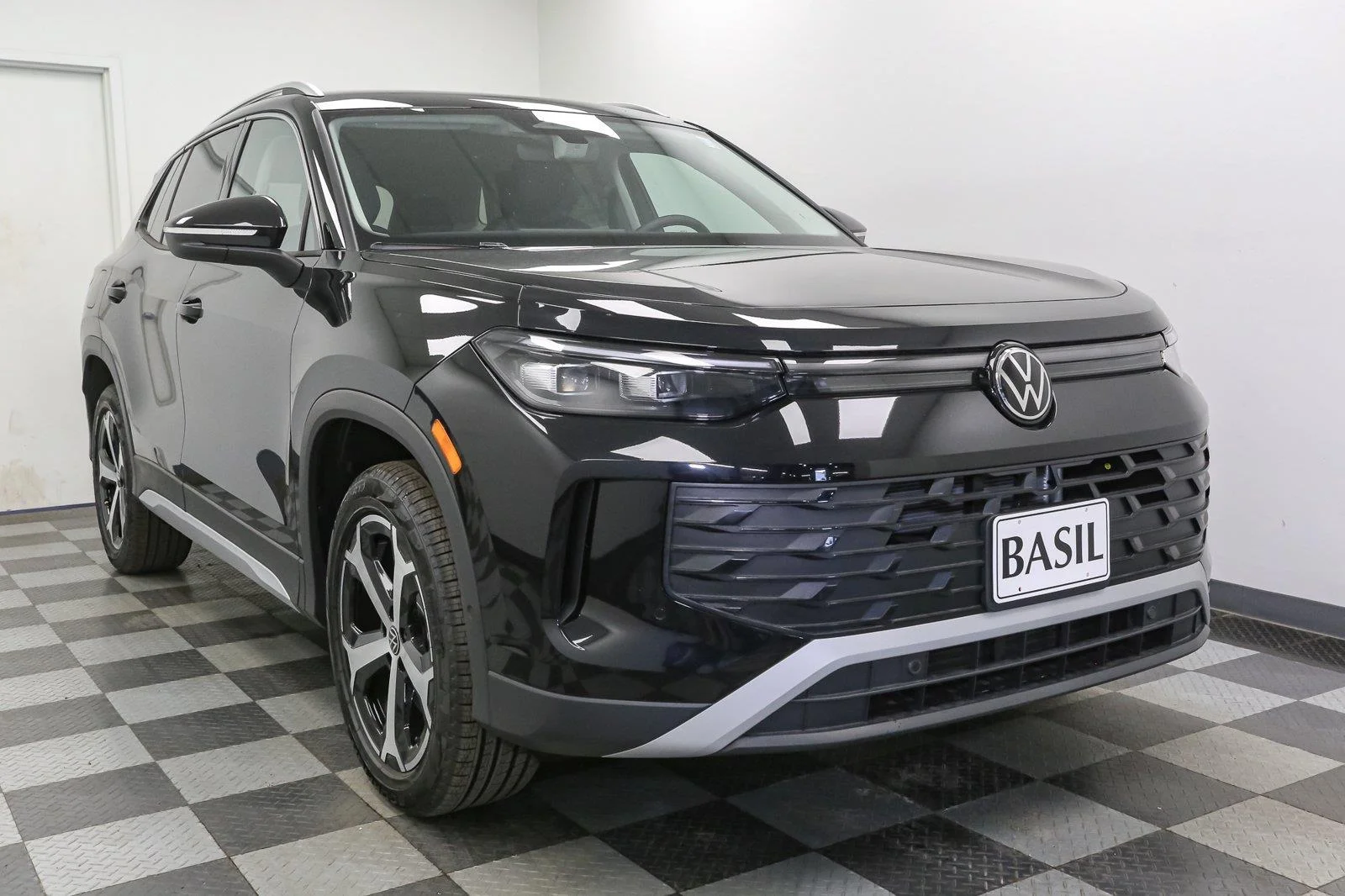New 2026 Deep Black Pearl Volkswagen SE image 2