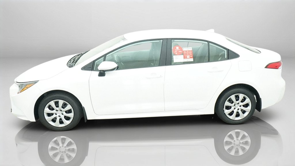 New 2027 Ice Cap Toyota LE image 2