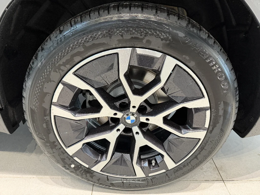 New 2026 Skyscraper Grey Metallic BMW 30 xDrive image 7